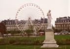 Paris, august 1995. Rolleiflex SL35 + Planar 50mm, Kodak Gold 100. YEAH! Nudes and ferris wheels! Quite a statement, huh? Nah, I dunno what that means, either. I must admit I didn't contemplate the potential connotations of this motif when I took it. That nude just happened to wander into my finder. No, really!